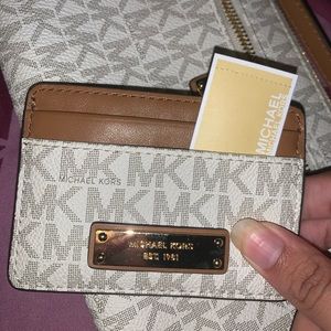 Michael Kors Card Holder 🤍